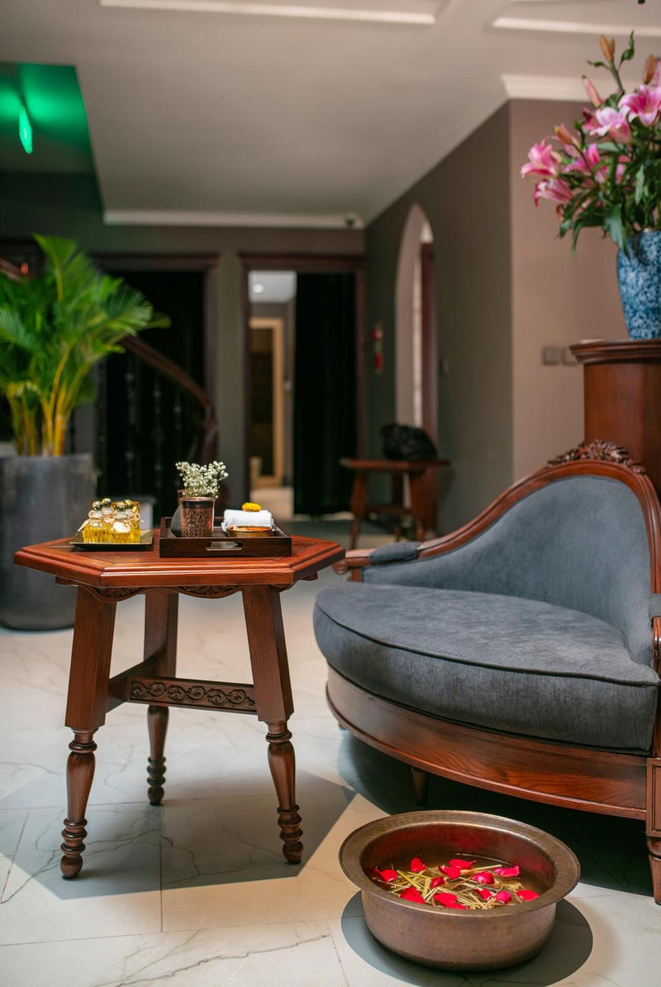 Le Chanvre Hanoi Hotel & Spa Exterior photo